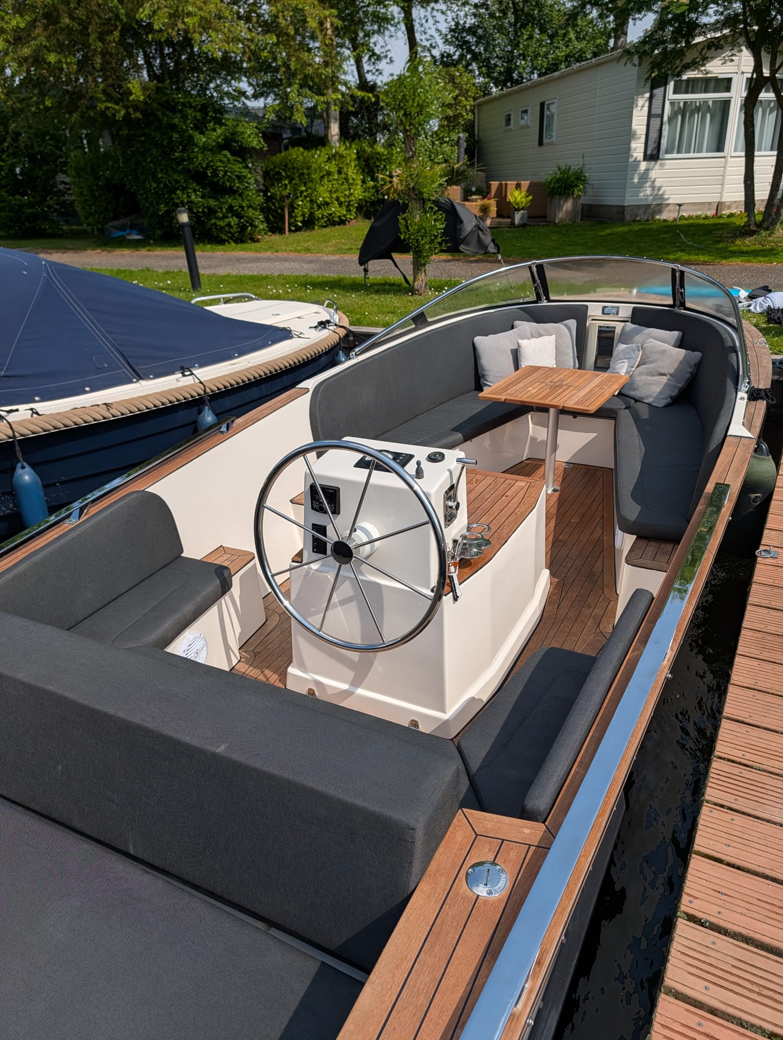 Luxe Sloep Montone